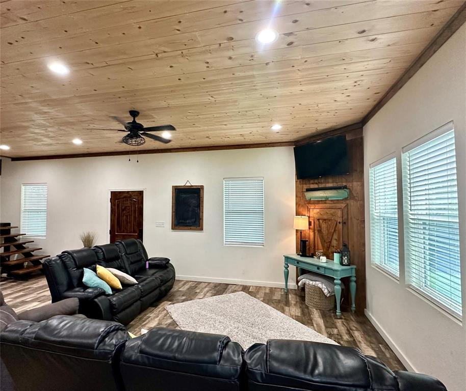200 Peninsula Drive Bluff Dale, TX 76433 - Photo 5 of 40