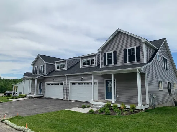 $634,900 | 16 Baiting Brook Lane, Unit 64, Worcester, MA 01609