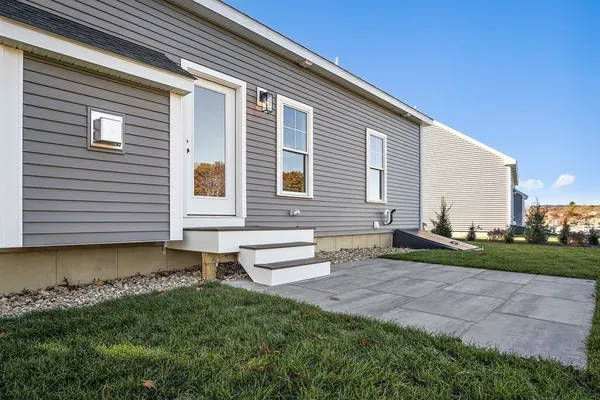 $634,900 | 16 Baiting Brook Lane, Unit 64, Worcester, MA 01609