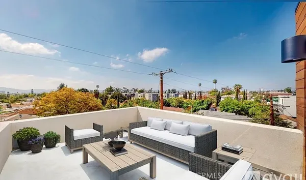 $3,950 | 6344 Camellia Avenue, Unit 6342, North Hollywood, CA 91606