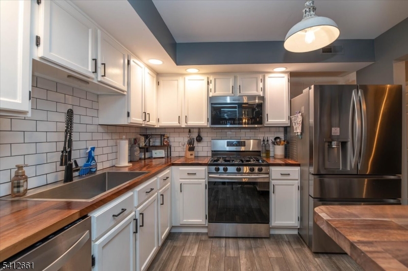 51 Beacon Hill Road, Unit E West Milford, NJ 07480 - Photo 4 of 22