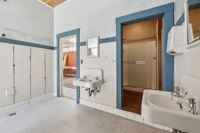 $995,000 | 2500 Market Street, Oakland, CA 94607