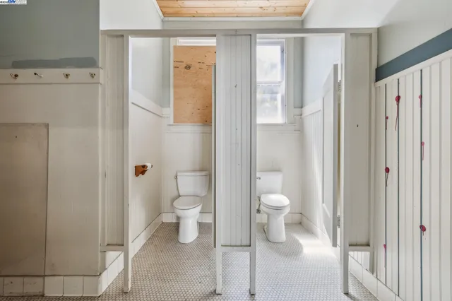 $995,000 | 2500 Market Street, Oakland, CA 94607