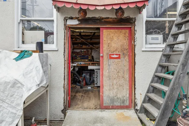 $995,000 | 2500 Market Street, Oakland, CA 94607