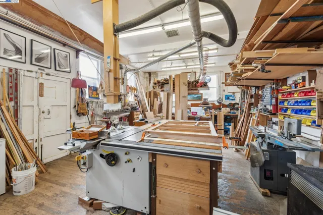 $995,000 | 2500 Market Street, Oakland, CA 94607