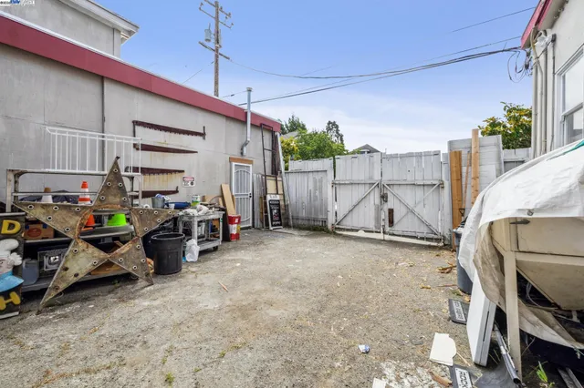 $995,000 | 2500 Market Street, Oakland, CA 94607