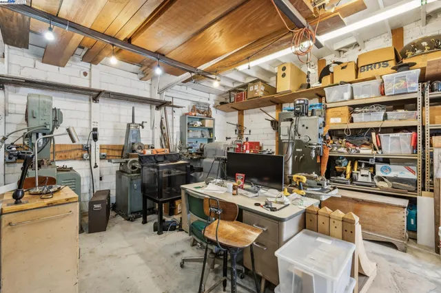 $995,000 | 2500 Market Street, Oakland, CA 94607