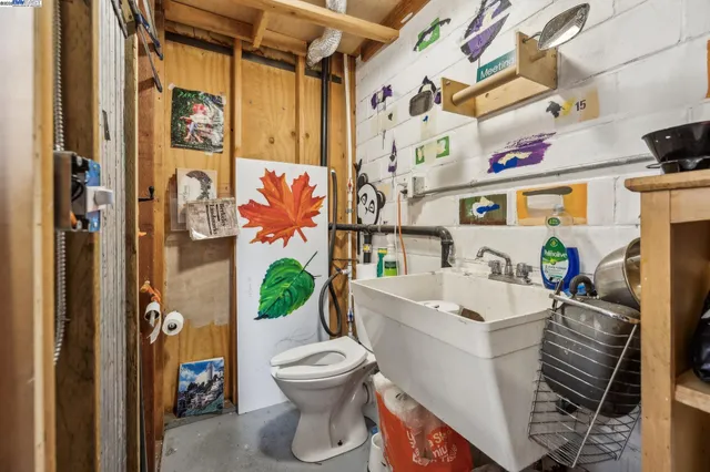 $995,000 | 2500 Market Street, Oakland, CA 94607