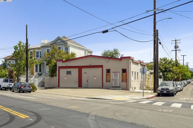 $995,000 | 2500 Market Street, Oakland, CA 94607