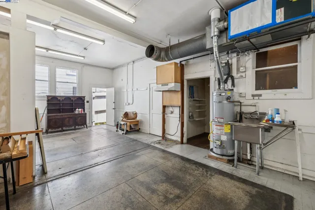 $995,000 | 2500 Market Street, Oakland, CA 94607