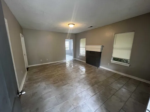 $1,190 | 3311 Guernsey Avenue, Memphis, TN 38122