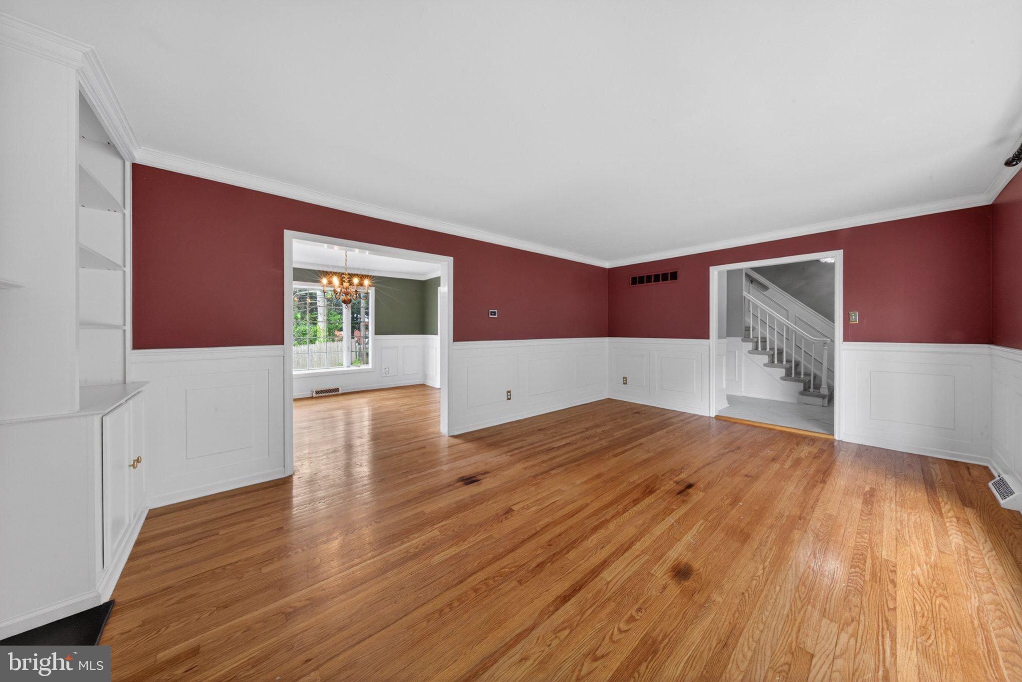 1020 Jeffrey Road Wilmington, DE 19810 - Photo 19 of 108 Spacious living area with rich hues.