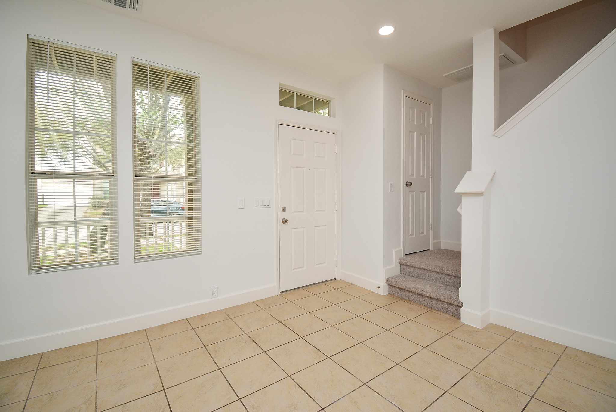29725 Sullivan Oaks Drive Spring, TX 77386 - Photo 4 of 32 a view of an empty room and window