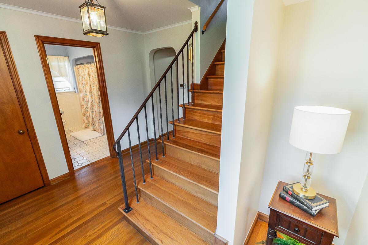 2716 Welsford Road Columbus, OH 43221 - Photo 24 of 46 Entryway