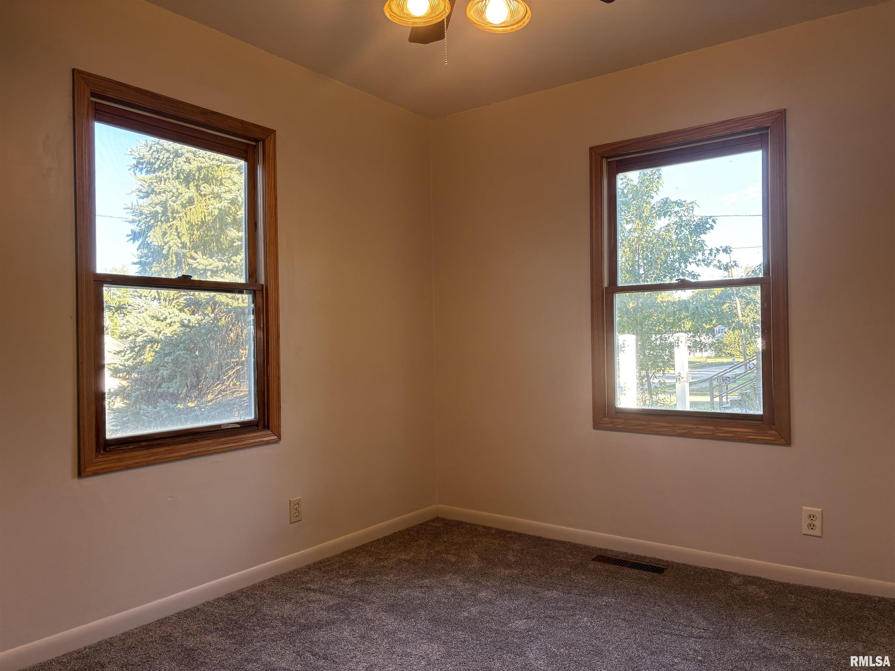 501 Park Street Lacon, IL 61540 - Photo 12 of 42