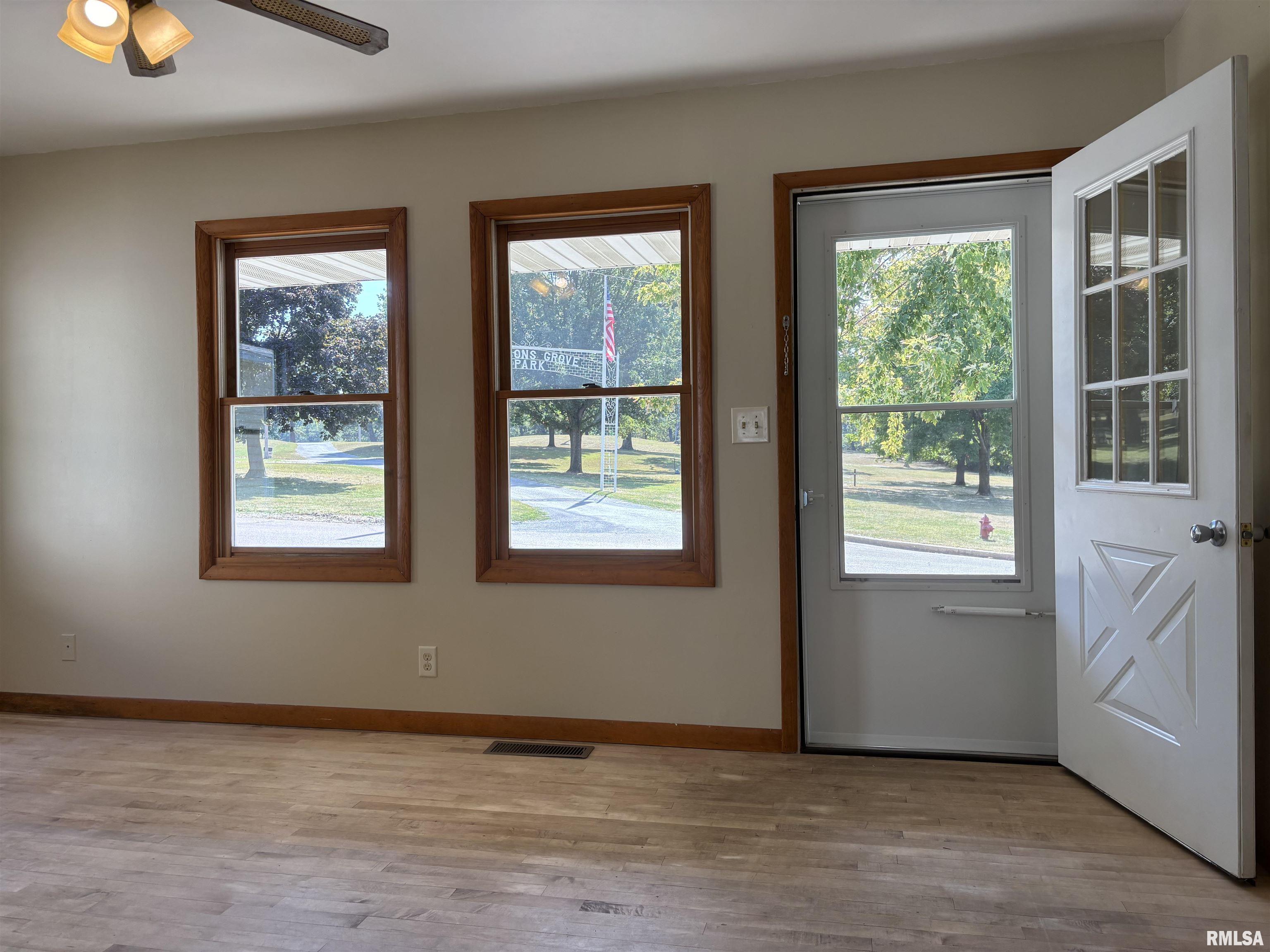 501 Park Street Lacon, IL 61540 - Photo 2 of 42