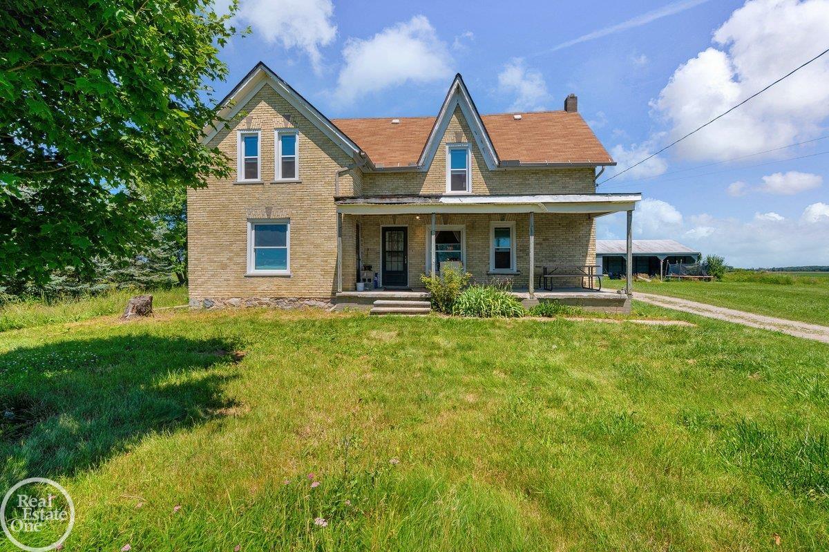 9268 Yale Road Avoca, MI 48006 - Photo 2 of 43