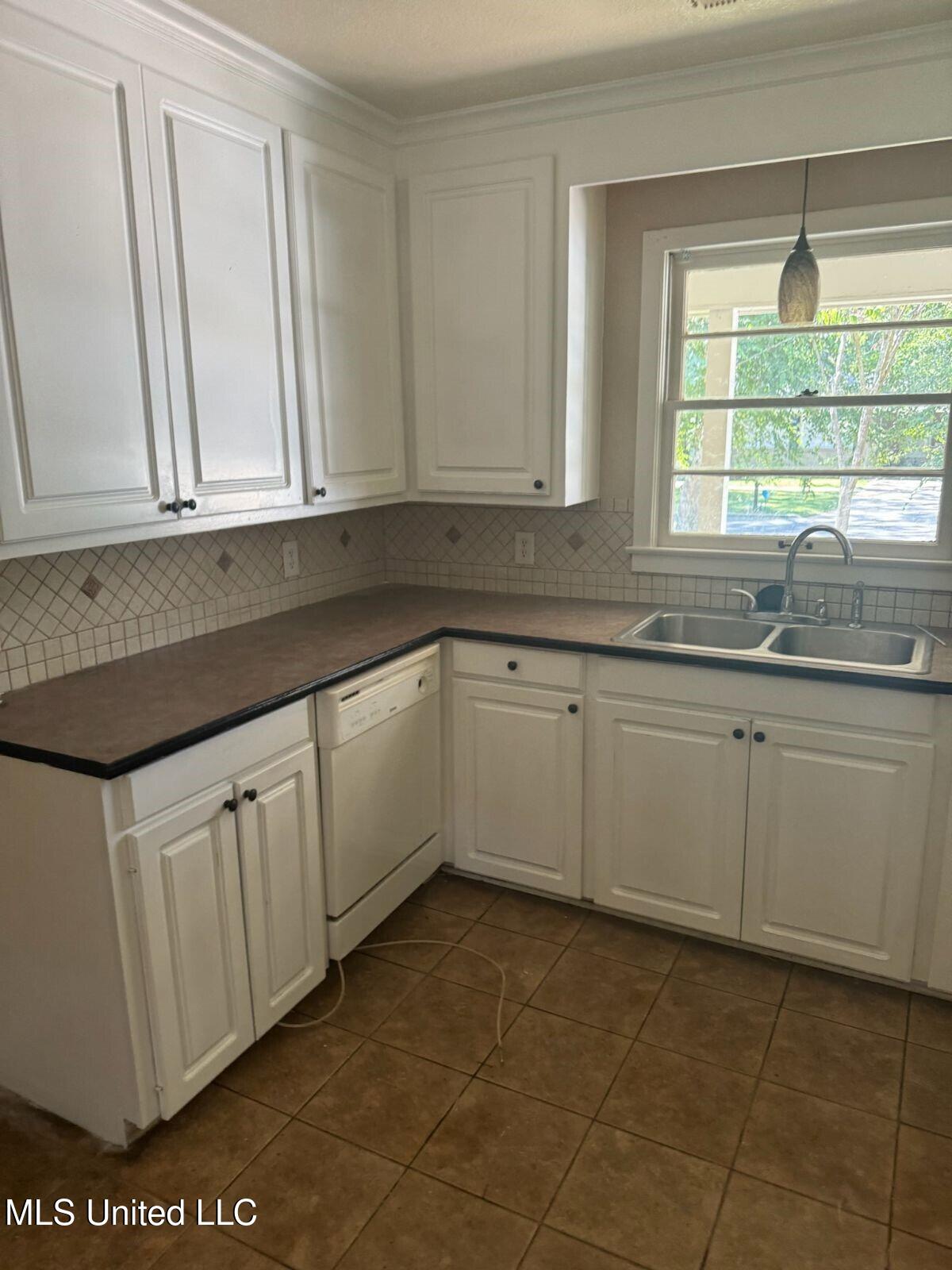 3416 36th Place Meridian, MS 39307 - Photo 4 of 11 2