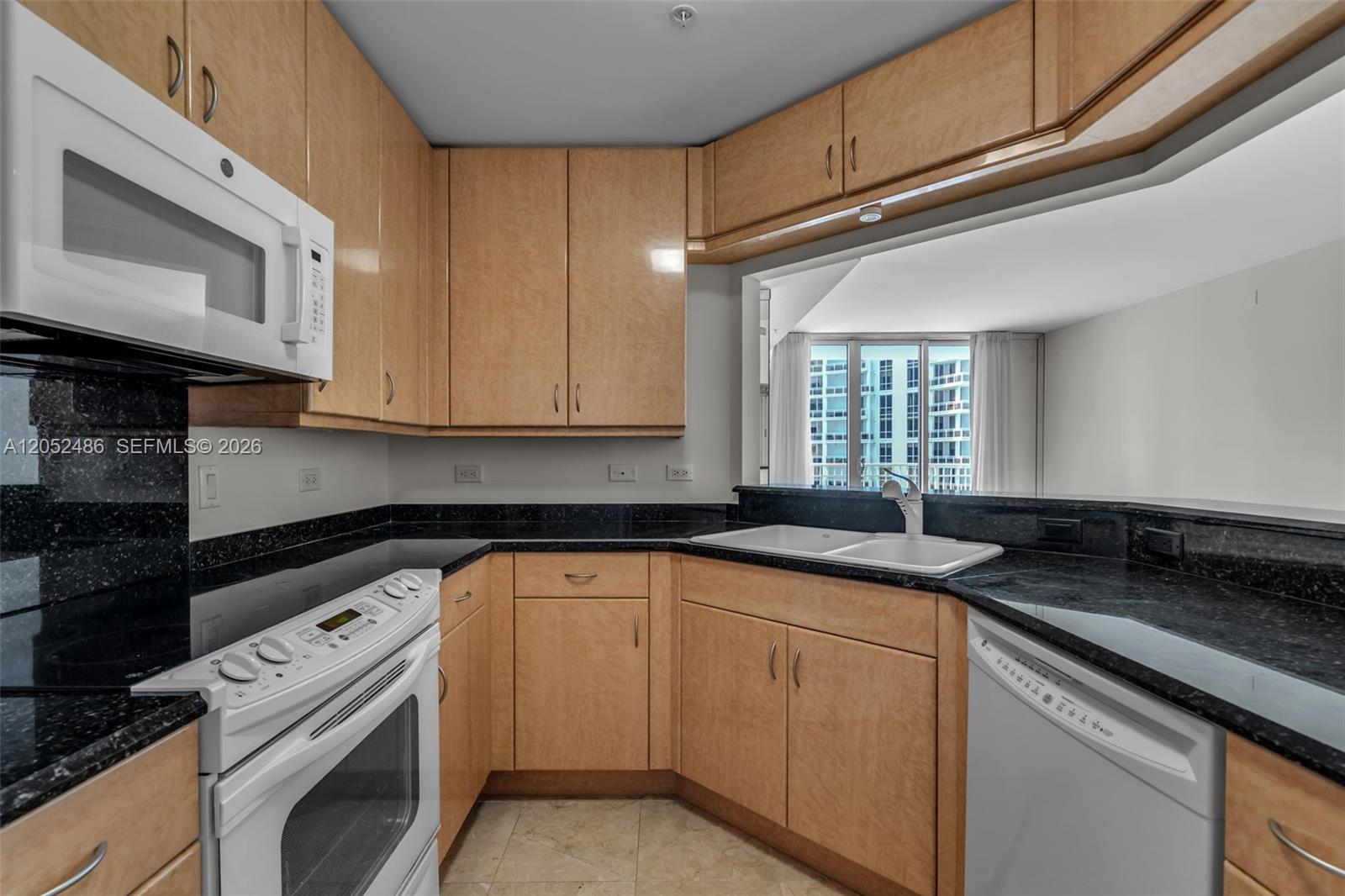 801 Brickell Key Boulevard, Unit 2108 Miami, FL 33131 - Photo 5 of 37