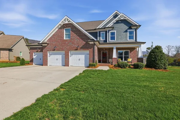 $725,000 | 747 Deer Valley Drive, Hixson, TN 37343