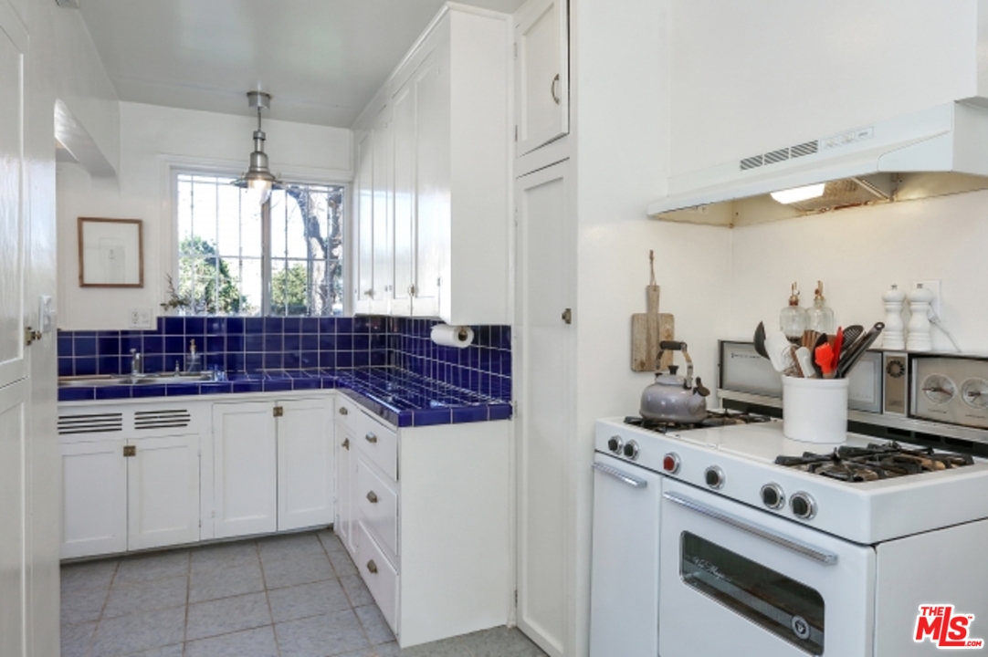 3427 Ferncroft Road Los Angeles, CA 90039 - Photo 13 of 27 Gallery Image 13