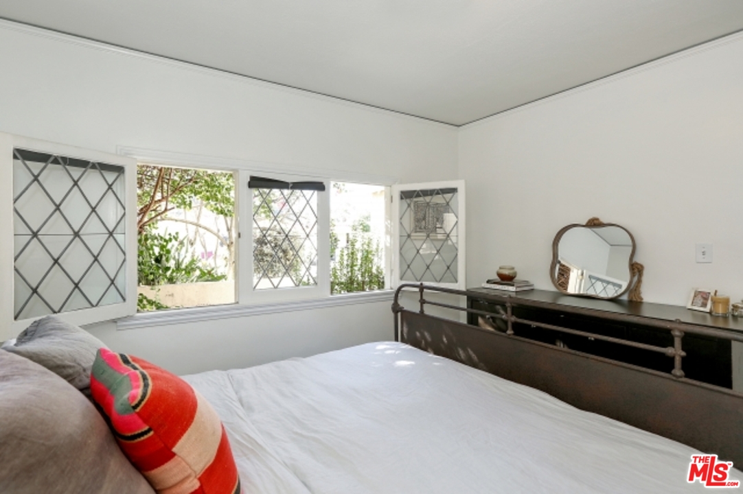 3427 Ferncroft Road Los Angeles, CA 90039 - Photo 16 of 27 Gallery Image 16