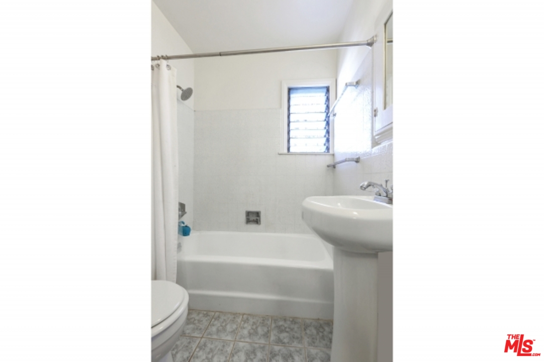 3427 Ferncroft Road Los Angeles, CA 90039 - Photo 17 of 27 Gallery Image 17