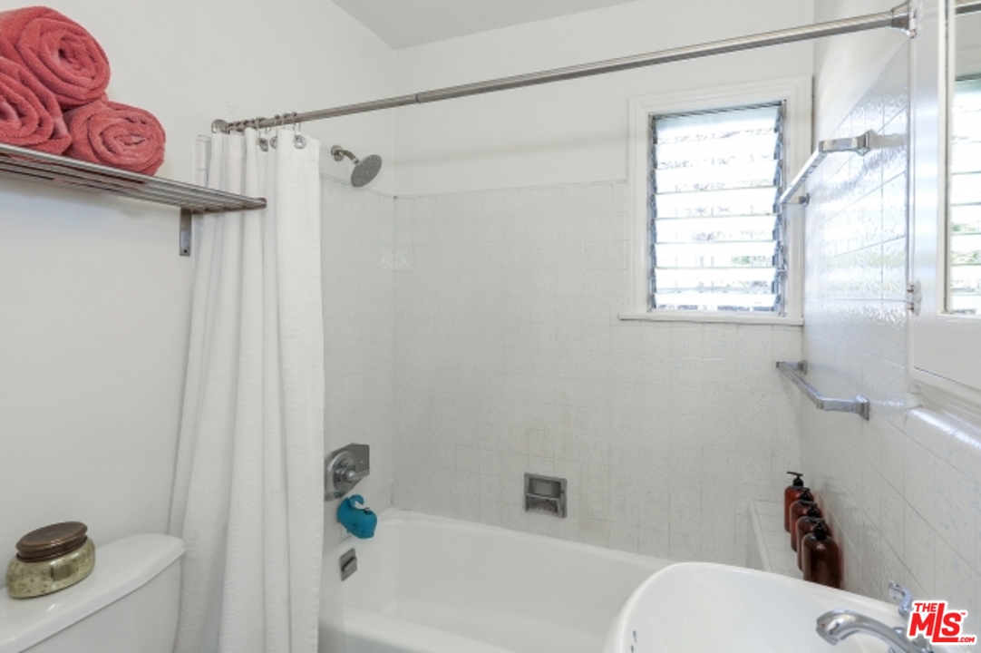 3427 Ferncroft Road Los Angeles, CA 90039 - Photo 18 of 27 Gallery Image 18
