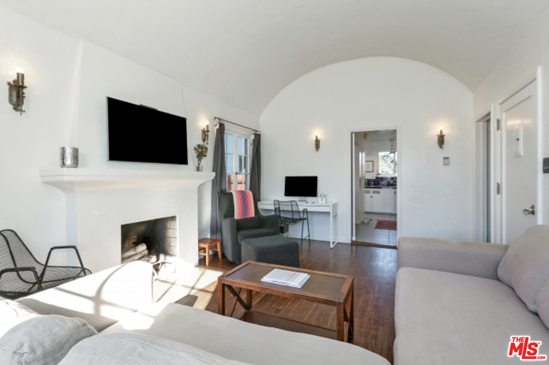 3427 Ferncroft Road Los Angeles, CA 90039 - Photo 7 of 27 Gallery Image 7