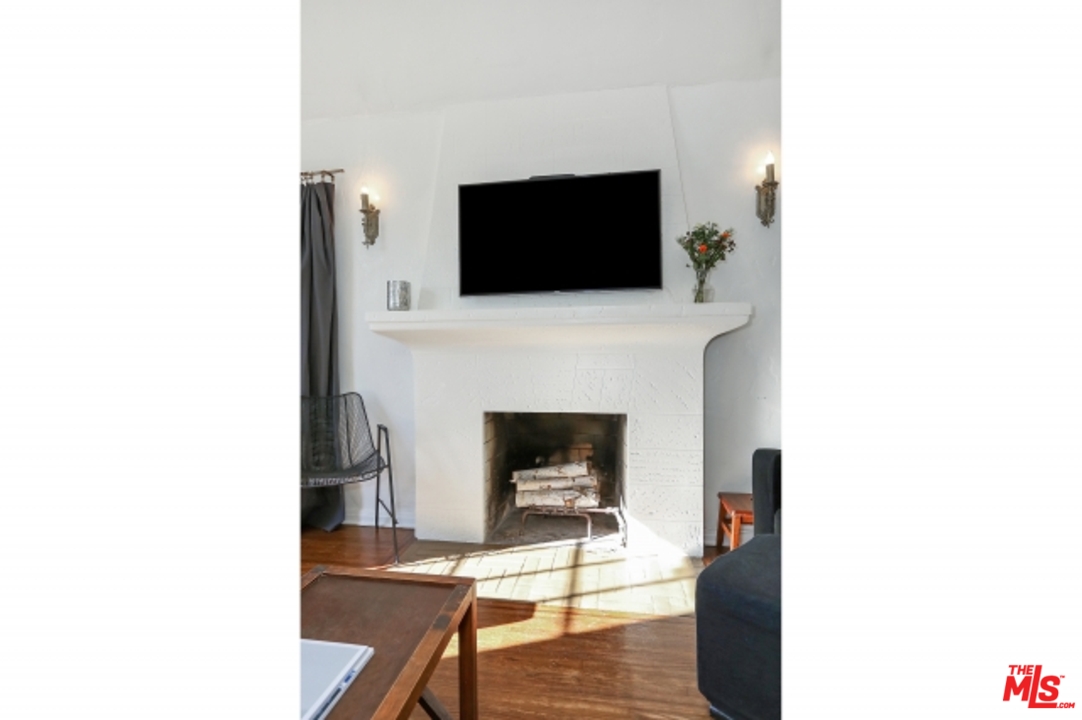3427 Ferncroft Road Los Angeles, CA 90039 - Photo 8 of 27 Gallery Image 8