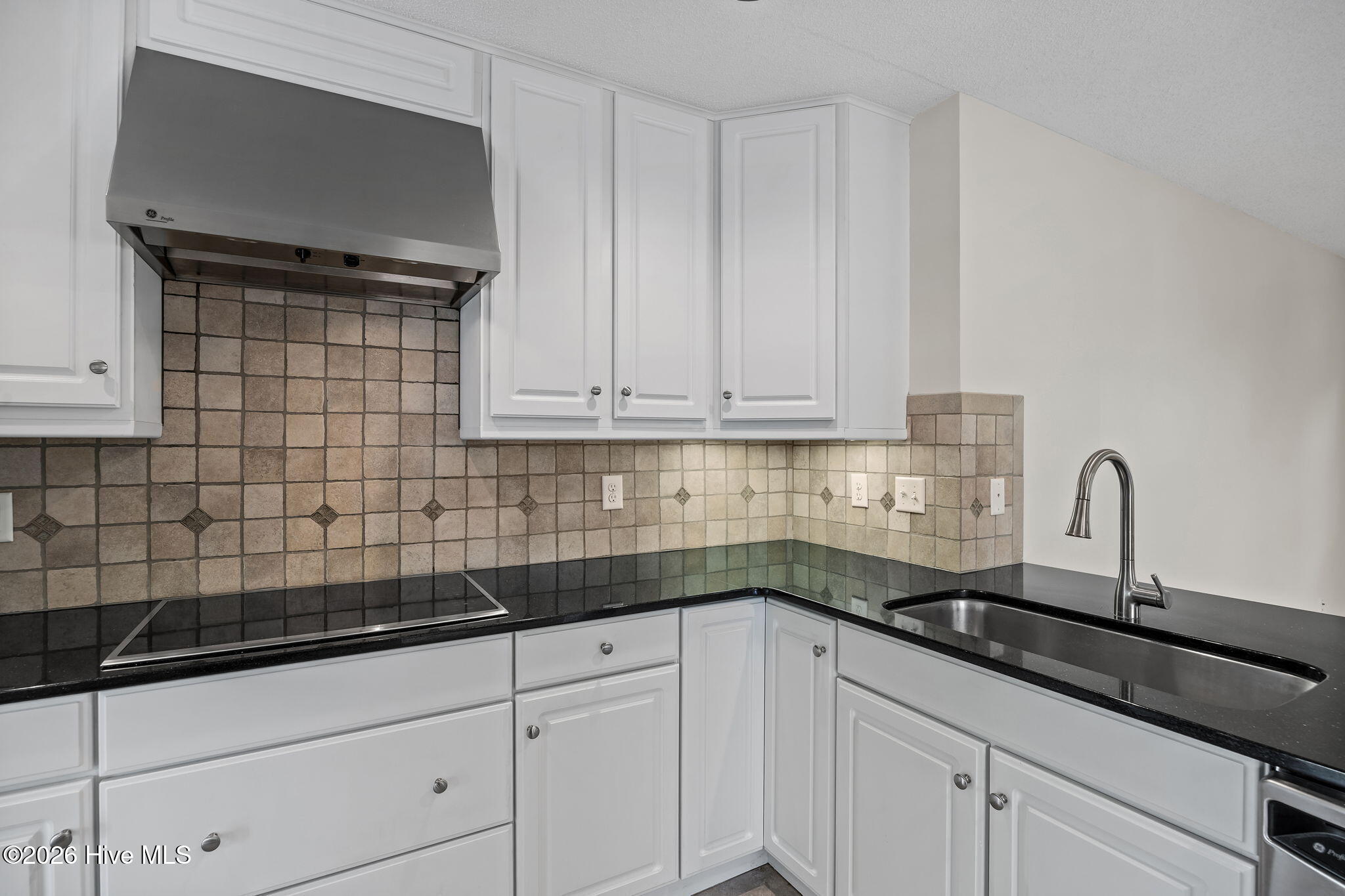 705 Valley Brook Road Wilmington, NC 28412 - Photo 12 of 53 13-web-or-mls-IMG_3486