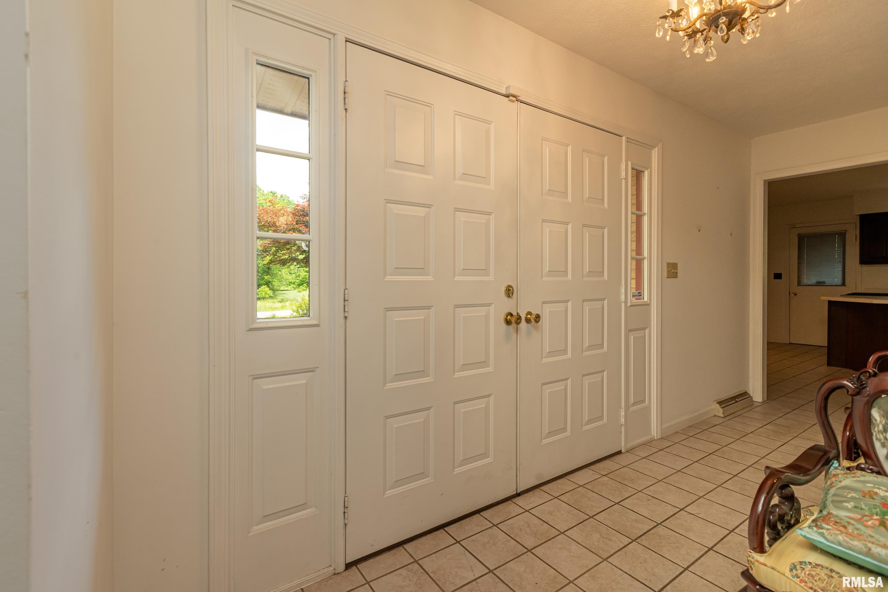 1063 Wood Road Murphysboro, IL 62966 - Photo 5 of 38