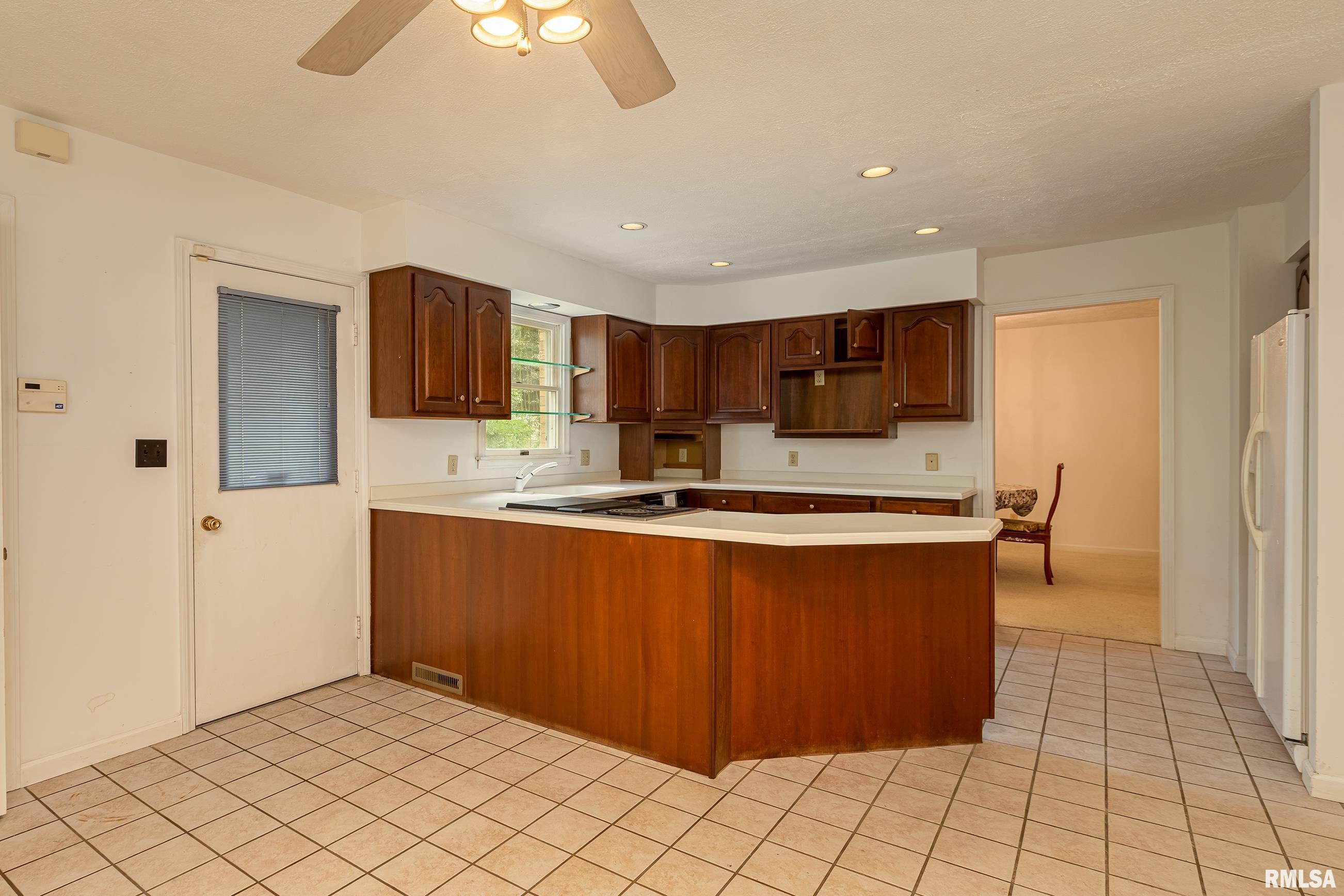 1063 Wood Road Murphysboro, IL 62966 - Photo 8 of 38