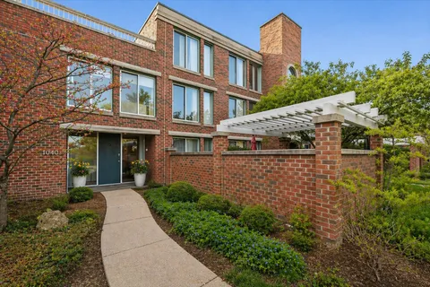 $699,000 | 1040 Arbor Lane, Northfield, IL 60093