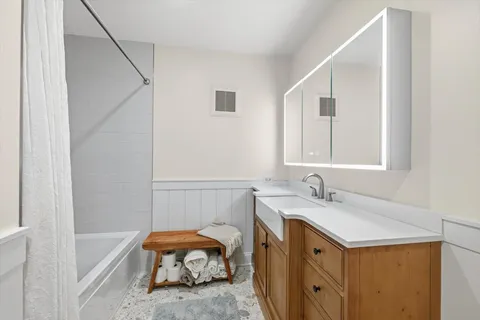 $699,000 | 1040 Arbor Lane, Northfield, IL 60093