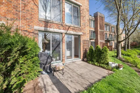 $699,000 | 1040 Arbor Lane, Northfield, IL 60093