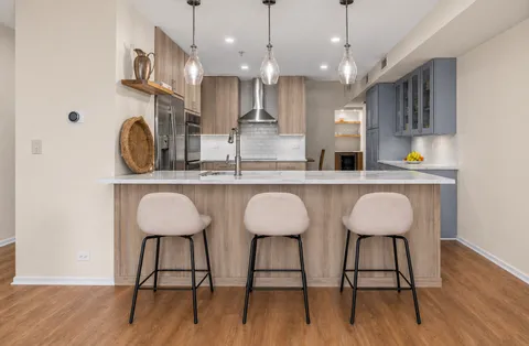 $699,000 | 1040 Arbor Lane, Northfield, IL 60093