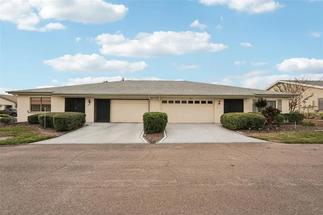 $214,900 | 2009 Hereford Drive, Sun City Center, FL 33573