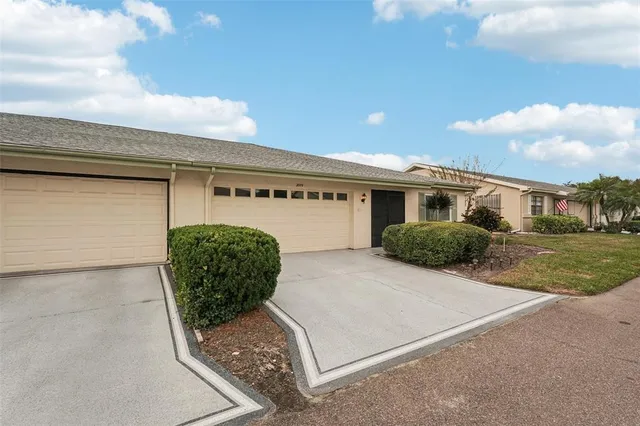 $214,900 | 2009 Hereford Drive, Sun City Center, FL 33573