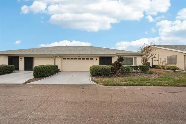 $214,900 | 2009 Hereford Drive, Sun City Center, FL 33573