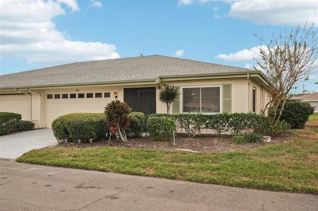 $214,900 | 2009 Hereford Drive, Sun City Center, FL 33573