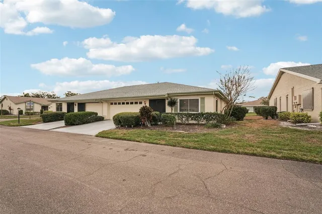 $189,900 | 2009 Hereford Drive, Sun City Center, FL 33573