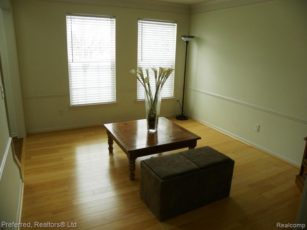 462 Springfield Drive Canton, MI 48188 - Photo 6 of 22 Dining or Living Rm.jpg