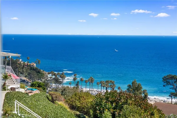 $1,200,000 | 21662 Ocean Vista Drive, Unit D, Laguna Beach, CA 92651