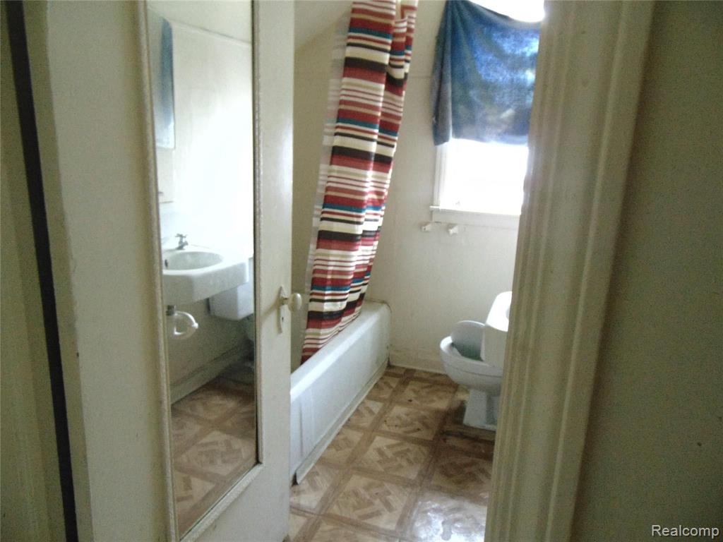 11666 Rutherford Street Detroit, MI 48227 - Photo 3 of 8