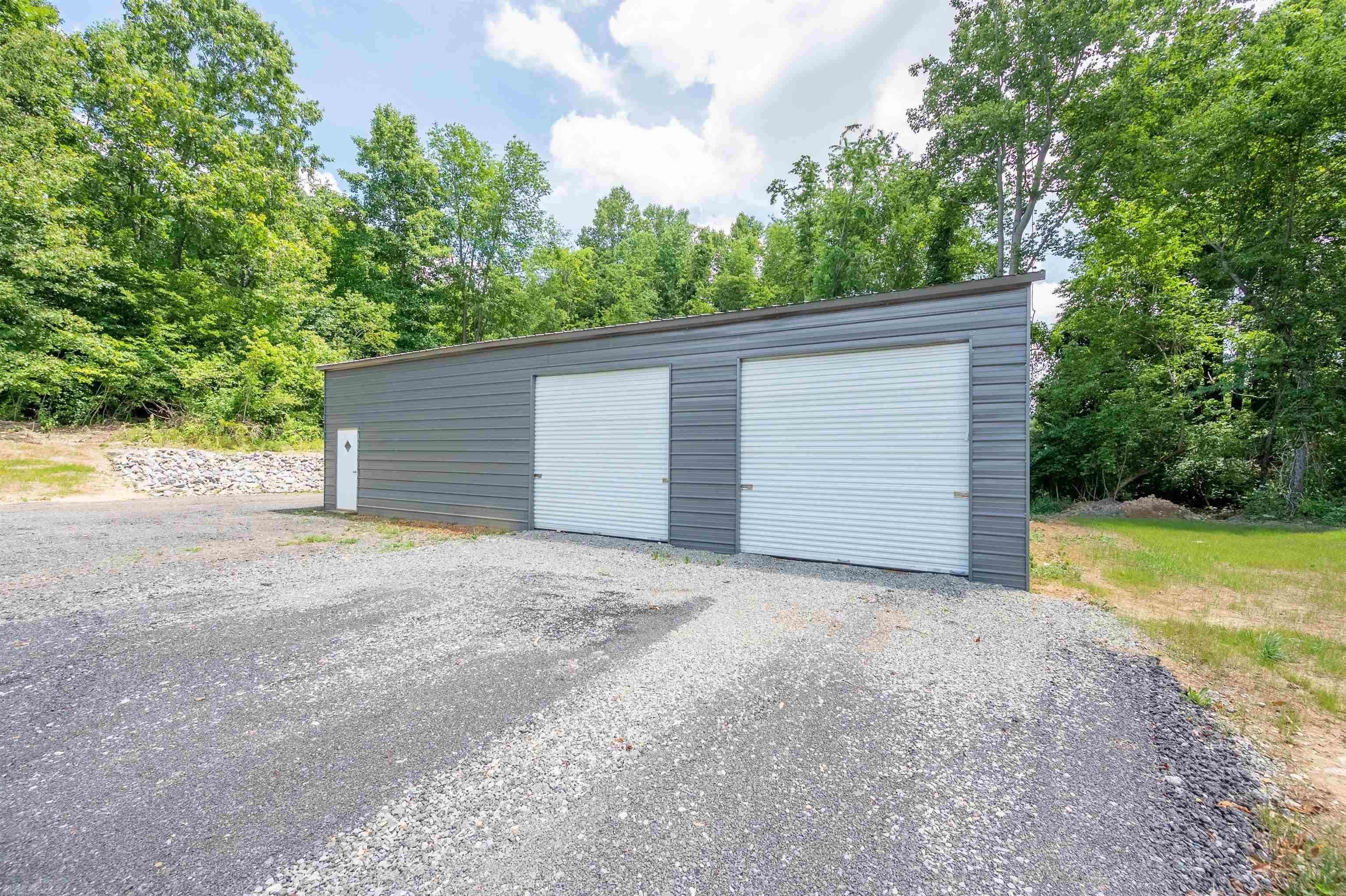 2252 Curve Road Pearisburg, VA 24134 - Photo 3 of 38 Gallery Image 3