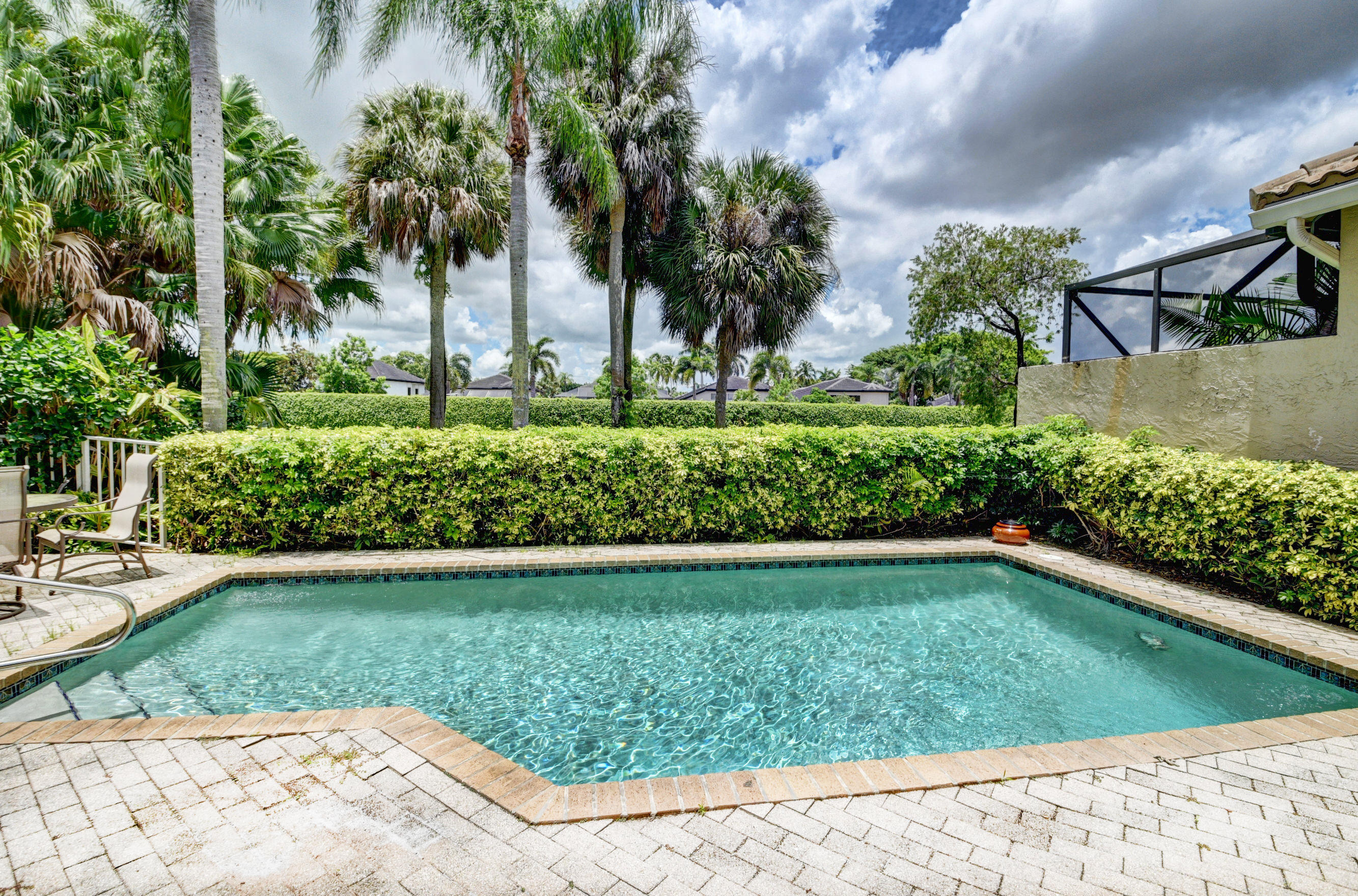 17525 Vía Capri Boca Raton, FL 33496 - Photo 29 of 31 Pool
