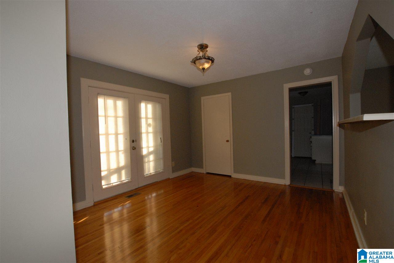 901 27th Avenue Northeast Center Point, AL 35215 - Photo 3 of 28