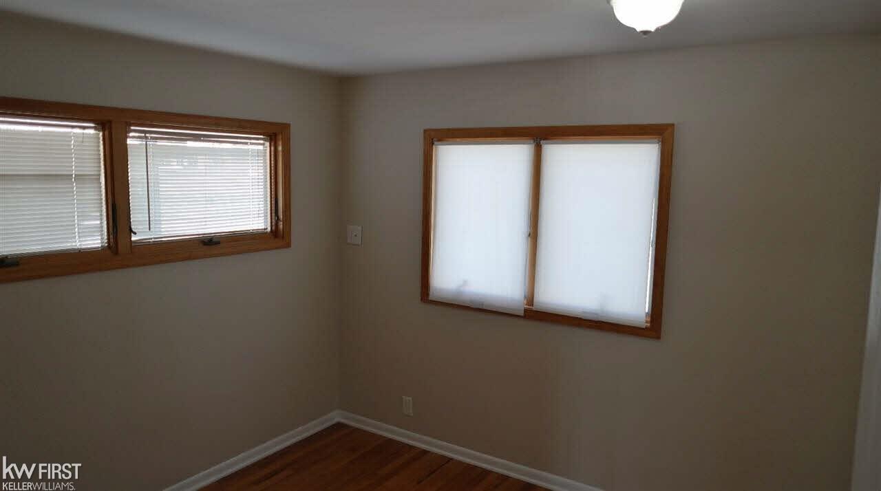 3617 Miller Road Flint, MI 48503 - Photo 15 of 26 21425305-14.JPG
