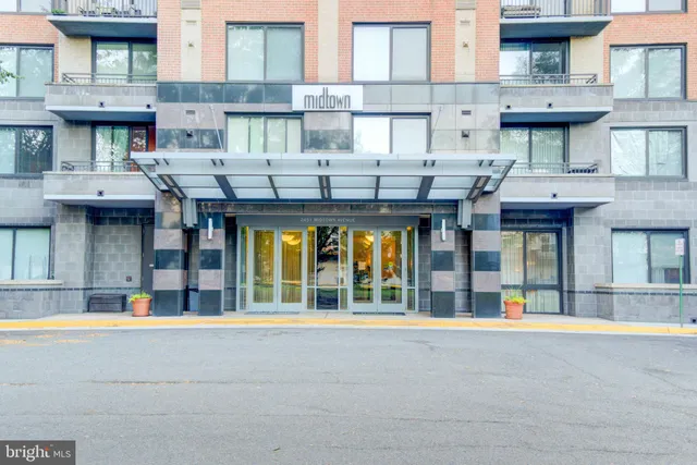 a view of a building with a tub